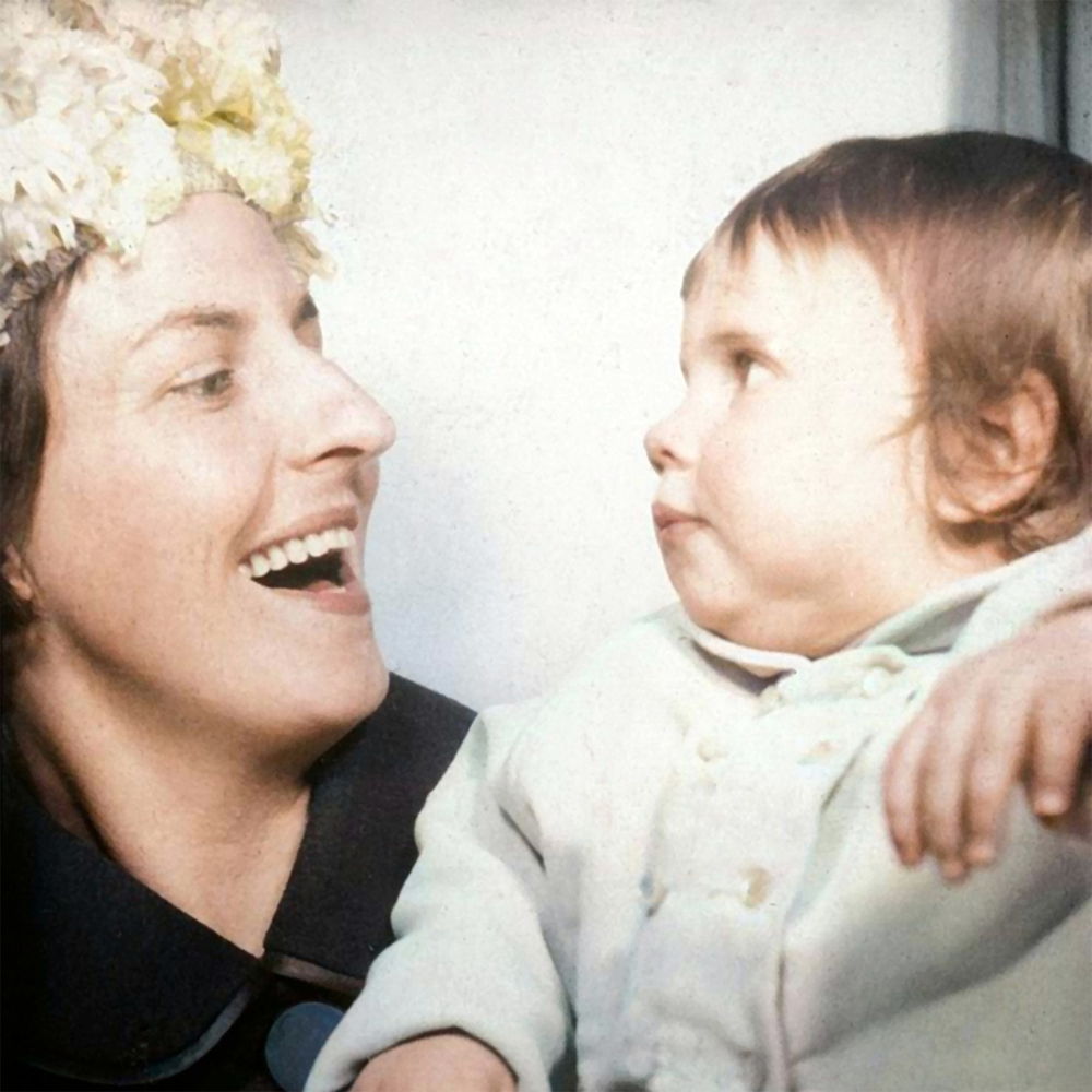 Artificial Intelligence photo restoration - London Image Scanning